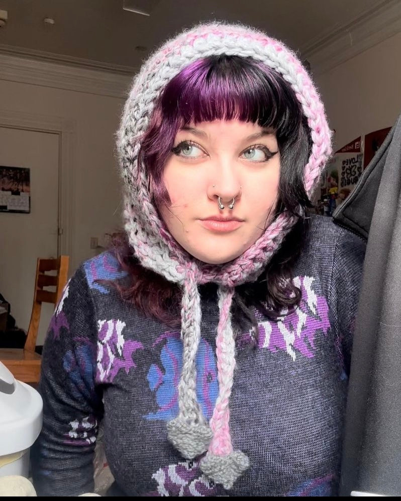 Corazon Hood / Bonnet Crochet Pattern PDF